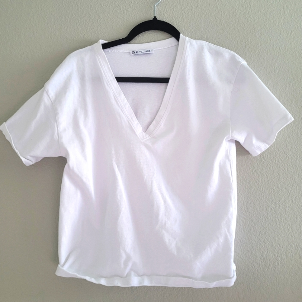 NWOT ZARA V NECK SHORT SLEEVE TEE WHITE SIZE S